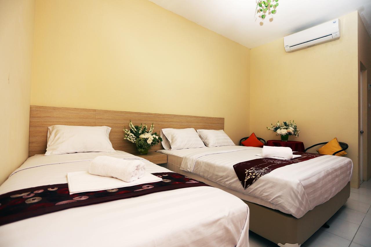 C.Stone Hotel Surabaya Eksteriør billede