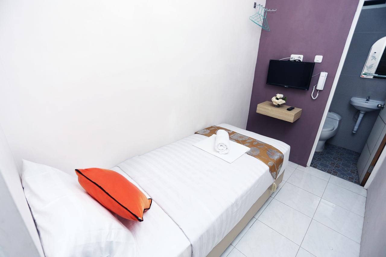 C.Stone Hotel Surabaya Eksteriør billede