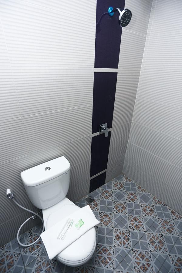 C.Stone Hotel Surabaya Eksteriør billede